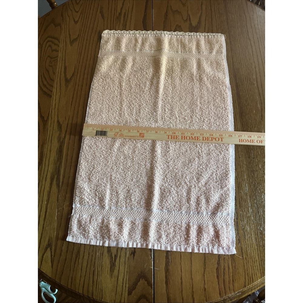 Soft Peach Bath Towel Set with Lace Trim - Picture 10 of 16